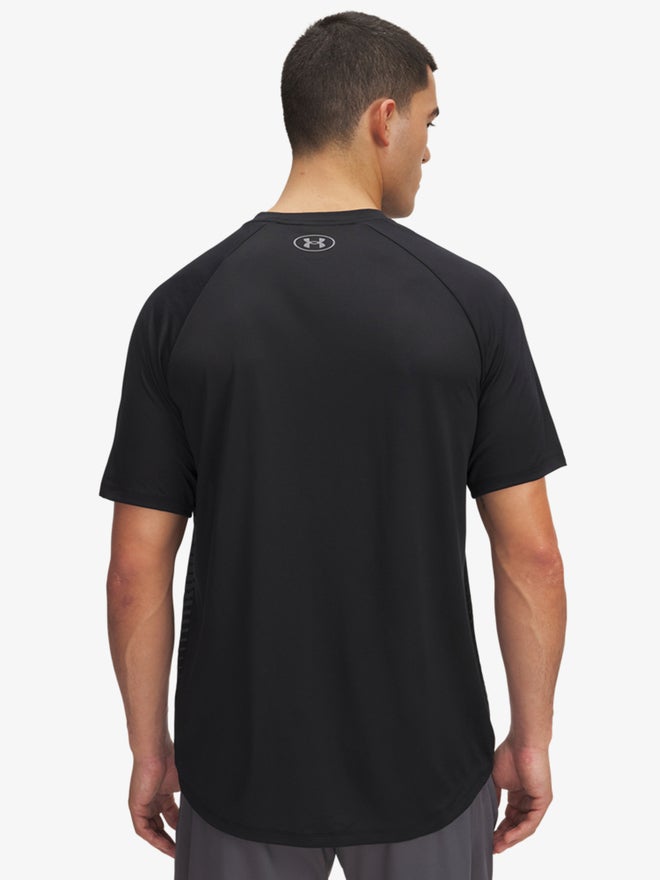 UNDER ARMOUR تي شيرت قصير الأكمام بتقنية التلاشي للرجال - Image 2